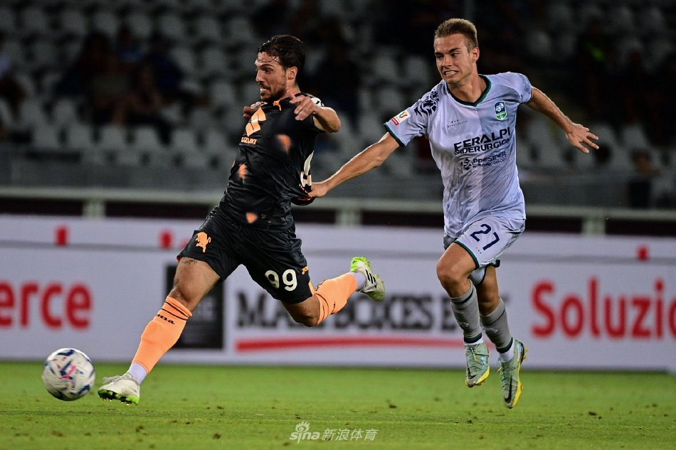 脱颖而出 脱颖而出