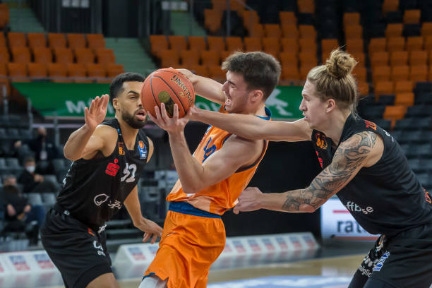 HWG！罗马诺：拜仁7500万欧签下利物浦边锋迪亚斯 签约至2029年